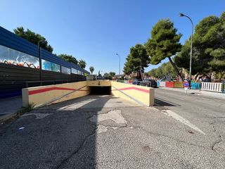 Alquiler Parking coche en Fuerzas armadas
