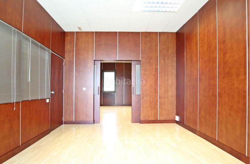 Foto 392ec9c2-50d0-44f4-9358-f381073a4ed9. Rent office space in calle de yécora in Rejas Madrid