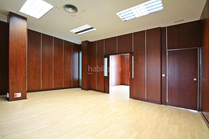 Foto 3cbf3639-87bc-415d-a341-2ab30eb8037b. Rent office space in calle de yécora in Rejas Madrid