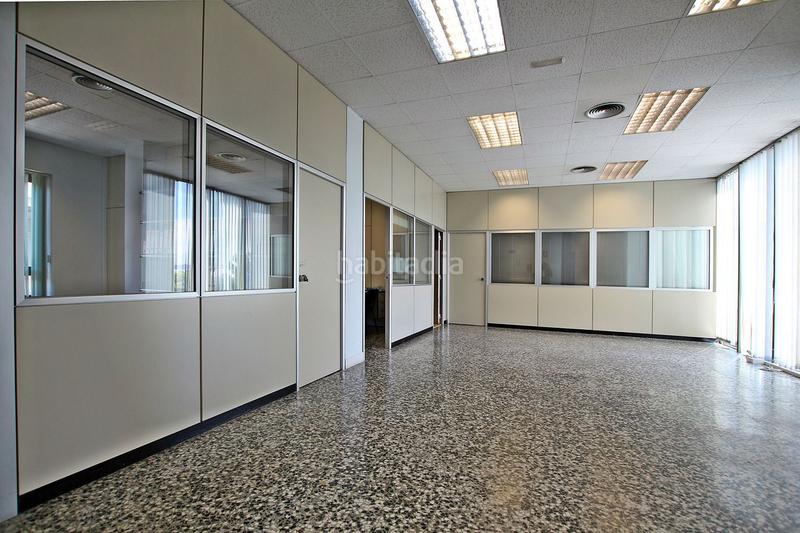 Foto e4a86818-92f2-45bb-9421-213bf9ecfe79. Rent office space in calle de yécora in Rejas Madrid