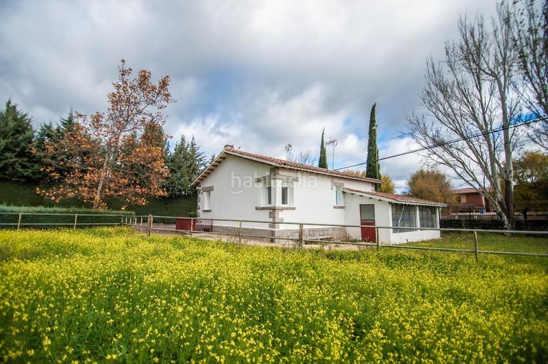 Foto 4d8577ed-293a-4bb8-bbcc-d53dfc3c07e0. Masia amb calefacció piscina a Guadarrama