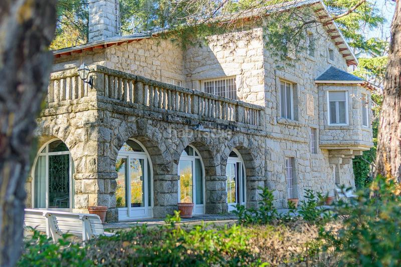 Foto f143daee-4ec5-4e37-b043-9c78ddd8f004. Masia amb calefacció piscina a Guadarrama