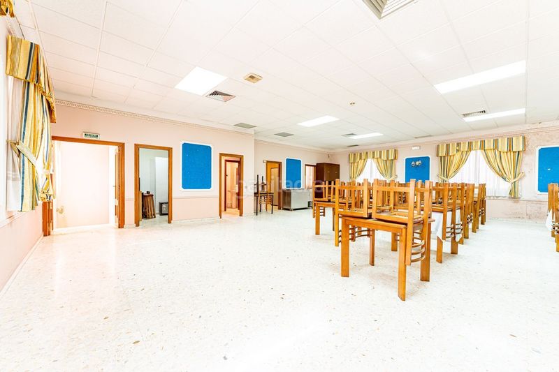 Foto 8ec184ee-6eab-4f93-a176-b17104d79211. Edifici a El Naranjo Fuenlabrada