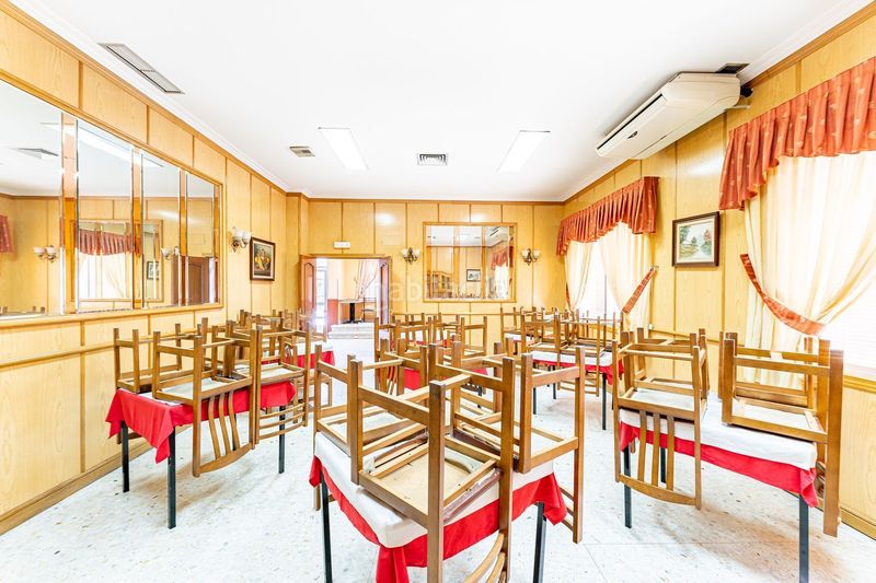 Foto f10c016d-75a5-48bb-a930-45dc0d370120. Edifici a El Naranjo Fuenlabrada