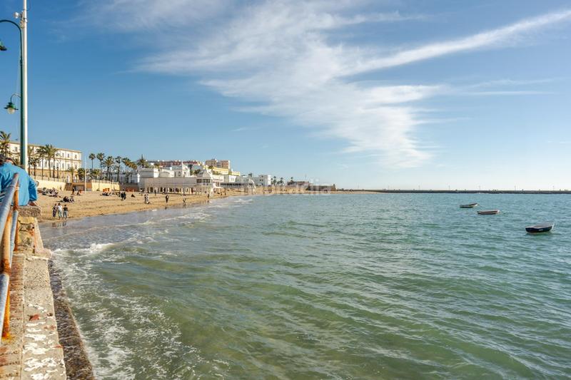 Foto ce5717e5-a384-49ed-b0cf-a3ab7747a6df. Flat with heating in Centro Histórico Cádiz