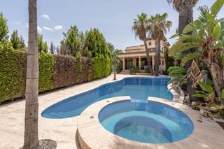 Xalet a Altorreal - El Chorrico. Impresionante villa de lujo en altorreal con piscina y spa  bien