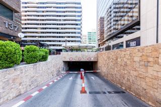 Parking voiture à Castellana 135. Plaza de aparcamiento de 12 metros en el paseo de la castellana
