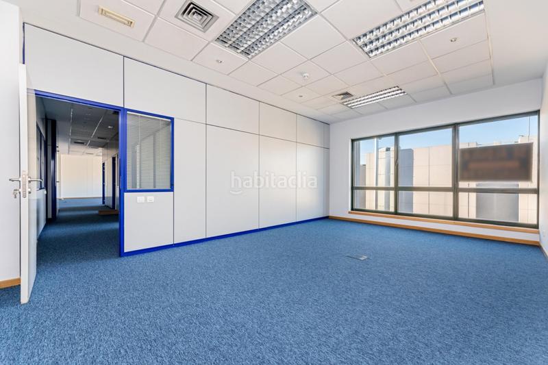 Foto 03a5a143-43b1-4467-a0ff-0c2a9f856068. Miete büro in Zona Industrial Alcobendas
