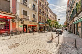Pis a Embajadores-Lavapiés. Fantástico piso para entrar a vivir o como inversión en pleno co