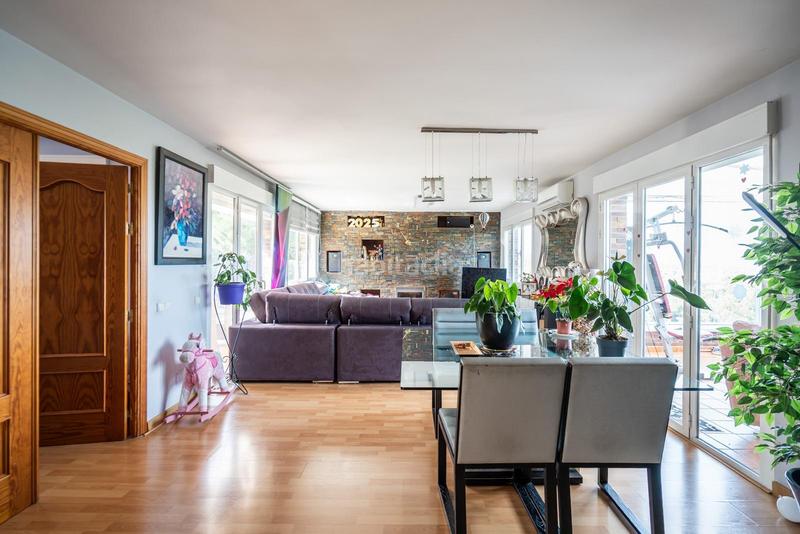 Foto 386a982d-9095-4e30-a684-cbe86ef30e67. Chalet mit heizung parking pool in puerto Galapagar-las cuestas Galapagar