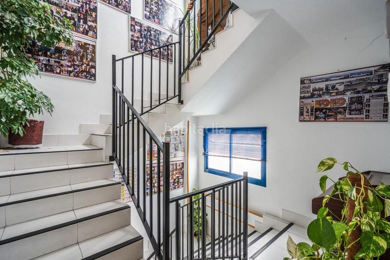 Foto 169c8b28-a8b1-41ff-a8c9-f0d5d5525999. Nave industrial inversión segura edificionave de 3 plantas con despachos y apartamento en Colmenar Viejo