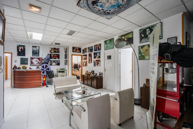 Foto 5e1d076a-8531-4521-9922-4ac81805c968. Nave industrial inversión segura edificionave de 3 plantas con despachos y apartamento en Colmenar Viejo