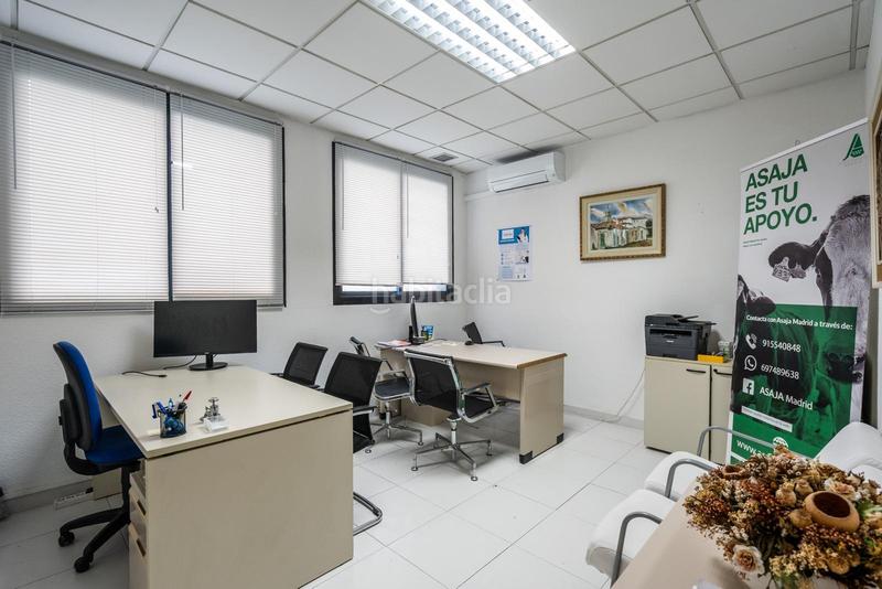 Foto 8ea3fbdd-e10c-4b4b-96d2-66de5b9cfdda. Nave industrial inversión segura edificionave de 3 plantas con despachos y apartamento en Colmenar Viejo