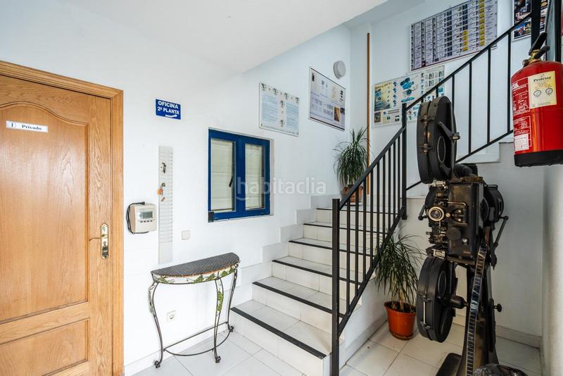 Foto a0e68bfb-f2a4-4824-a010-d51ec2d92d53. Nave industrial inversión segura edificionave de 3 plantas con despachos y apartamento en Colmenar Viejo