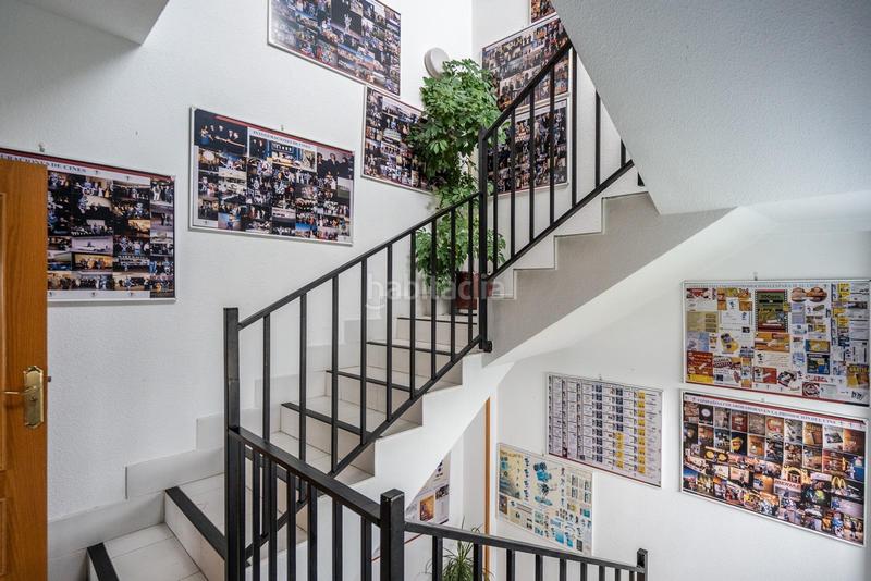 Foto ba6811f1-1a58-48c1-8d78-dabab4d6f728. Nave industrial inversión segura edificionave de 3 plantas con despachos y apartamento en Colmenar Viejo