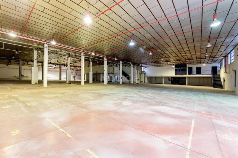 Foto 893d820d-0e90-4513-bb37-b88a13b912fc. Bâtiment à usage industriel dans Estación Coslada