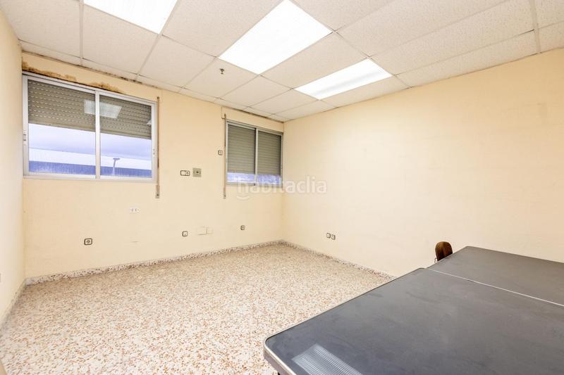 Foto f6c8aaff-adbc-44b2-a954-381bb98424c9. Bâtiment à usage industriel dans Estación Coslada