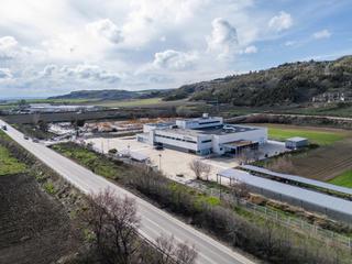 Fabrikhalle  Polígono de rústica. Nave industrial con parcela de 30.000m a 45 minutos de madrid  u