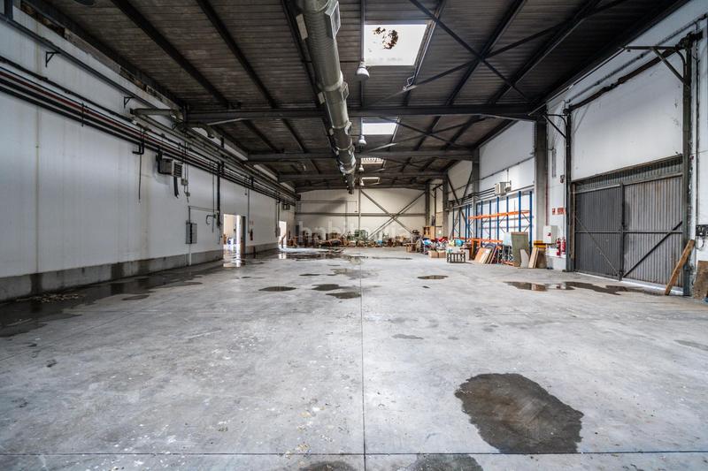 Foto 0944e3f8-be1c-4961-9b6a-71a19918de5c. Bâtiment à usage industriel dans Añover de Tajo