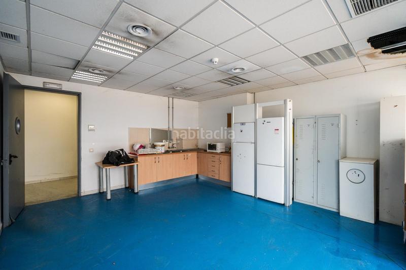 Foto 83da0682-9db5-4900-ac39-6fbc5f7a4aea. Bâtiment à usage industriel dans Añover de Tajo