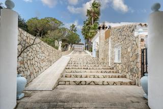 Casa en Las Lagunas - Campano. Cortijo andaluz con varias edificaciones, piscina y 8.000 m de t