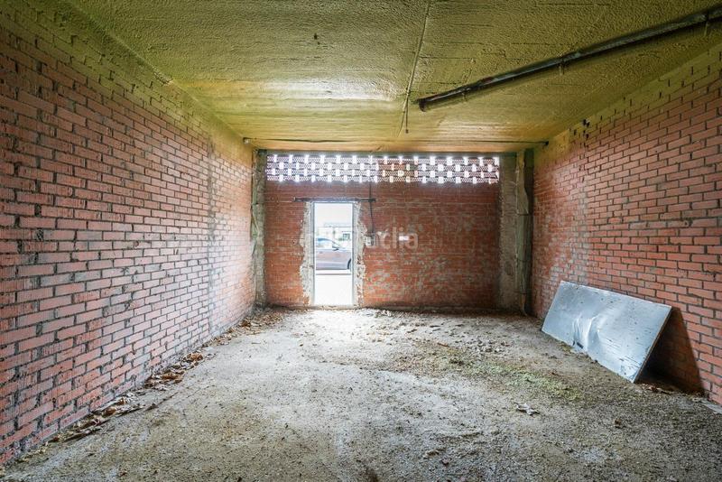 Foto a3dba37b-9c9e-4cd4-9542-edb07d313cb5. Geschäftsraum in Parla este Parla