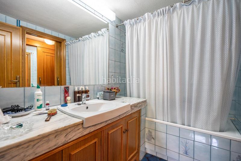 Foto 6cddbb40-a2a7-4396-b4d7-1fa6c5d1b384. Casa aparellada amb calefacció aparcament a Peñagrande Madrid