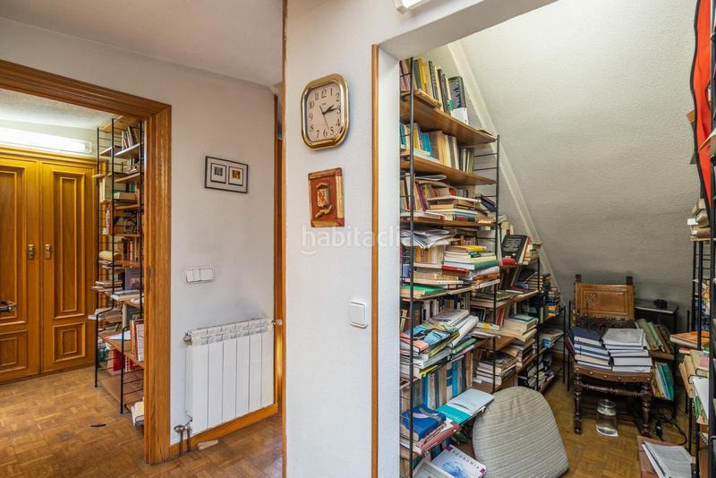 Foto 7415a402-2bdf-4aff-baa0-8140eca24812. Casa aparellada amb calefacció aparcament a Peñagrande Madrid