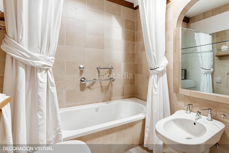 Foto 9ddcd8b3-fc62-4d65-ba8c-90542bc5b018. Casa aparellada amb calefacció aparcament a Peñagrande Madrid