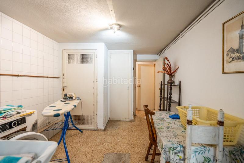 Foto a2b94f7e-241d-4a88-96ae-3b2cf95c35b9. Casa aparellada amb calefacció aparcament a Peñagrande Madrid