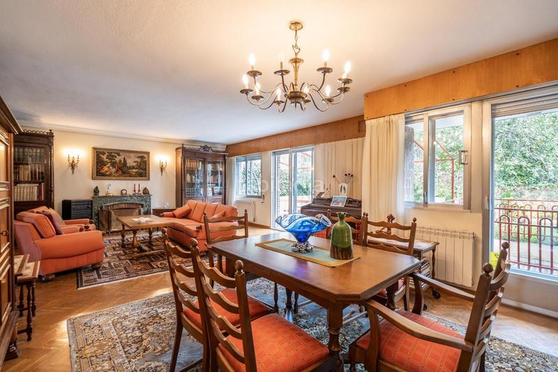 Foto b8085491-87ab-4e98-9c64-be583b999ec4. Casa aparellada amb calefacció aparcament a Peñagrande Madrid