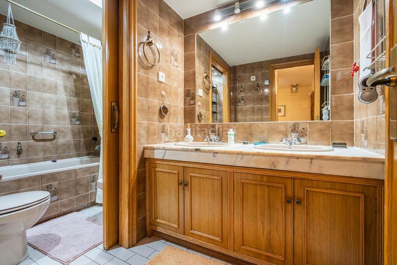 Foto c78a27a8-4b38-47ae-b071-5fa23be51f24. Casa aparellada amb calefacció aparcament a Peñagrande Madrid