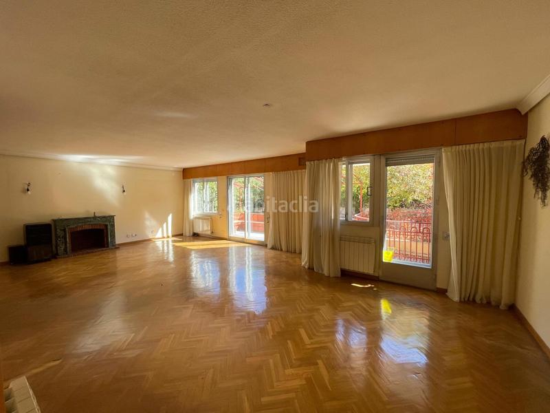 Foto e0f08391-e8c7-4f09-8732-fc259b8809b0. Casa aparellada amb calefacció aparcament a Peñagrande Madrid