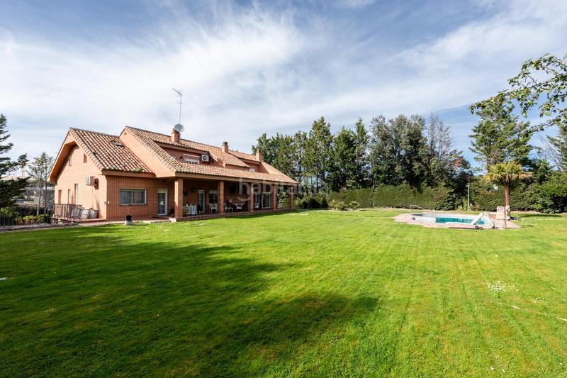 Foto 910eaad5-e85e-49e6-8929-c79befad5e4a. Chalet avec chauffage parking piscine dans Ciudalcampo