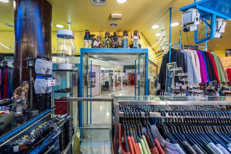 Foto 430412cb-963f-4872-96bd-a388cbc684e5. Local comercial oportunidad única! se vende amplio local comercial ponemos a la venta un estup en Coslada