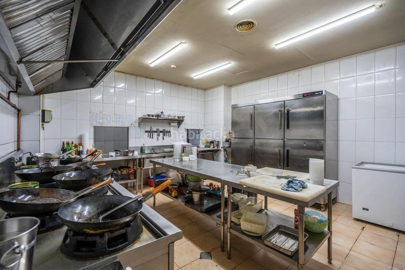 Foto 64ebe8fa-6845-46ba-83a2-6e3f5f53d527. Local comercial fantástico restaurante en rentabilidad o libre de inquilino se vende amplio r en Leganés