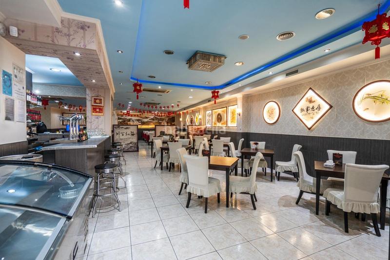 Foto c86d92f2-509f-4b62-8fe8-7617316df1cb. Local comercial fantástico restaurante en rentabilidad o libre de inquilino se vende amplio r en Leganés