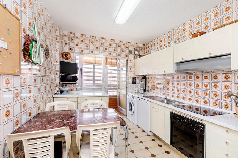 Foto 376399c3-9f53-4ad4-9ab6-e8bc51e8e2be. Flat with heating parking pool in San Juan Bautista Madrid