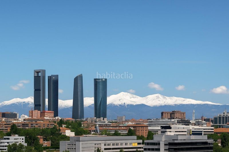 Foto 61cb6345-de48-414d-a297-94a72e35a63b. Pis amb aparcament piscina a San Juan Bautista Madrid