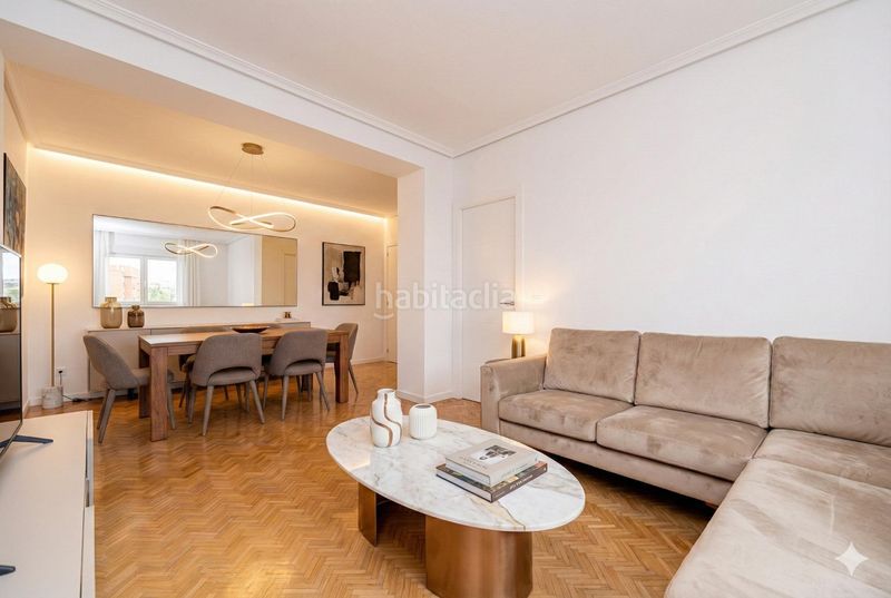 Foto 6232f3e8-68c2-43fd-a177-b7a6953471d9. Pis amb aparcament piscina a San Juan Bautista Madrid