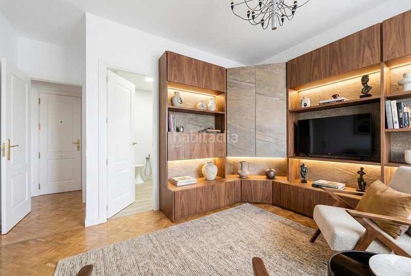 Foto 8cf1fb29-7be2-4735-b4bf-3da8181bec7a. Pis amb aparcament piscina a San Juan Bautista Madrid