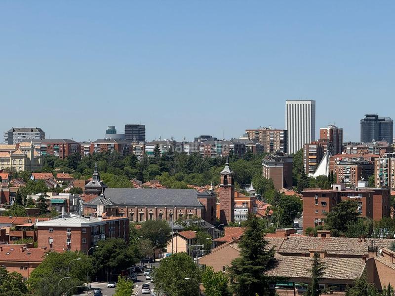 Foto a983effa-b444-4efe-9e67-23ed445dc5cd. Flat with heating parking pool in San Juan Bautista Madrid