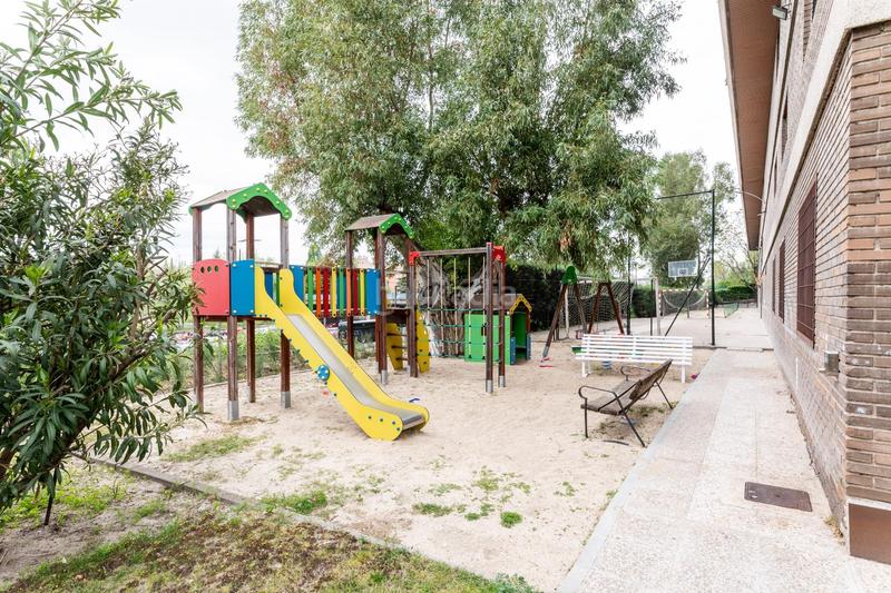 Foto e169e019-0bb1-47c5-8dd9-0931064a8682. Flat with heating parking pool in San Juan Bautista Madrid