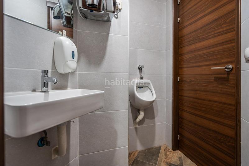 Foto 2ac36378-2159-49d2-b988-c7d948e7fb55. Local comercial fantástico local barrestaurante en venta o con alquiler con opción a compra frente al estadio en Alcorcón