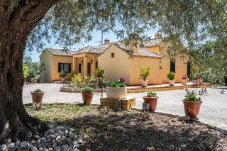 Bauernhof  Calle del serranillo. En venta exclusiva  impresionante finca de 4 hectáreas en valgra