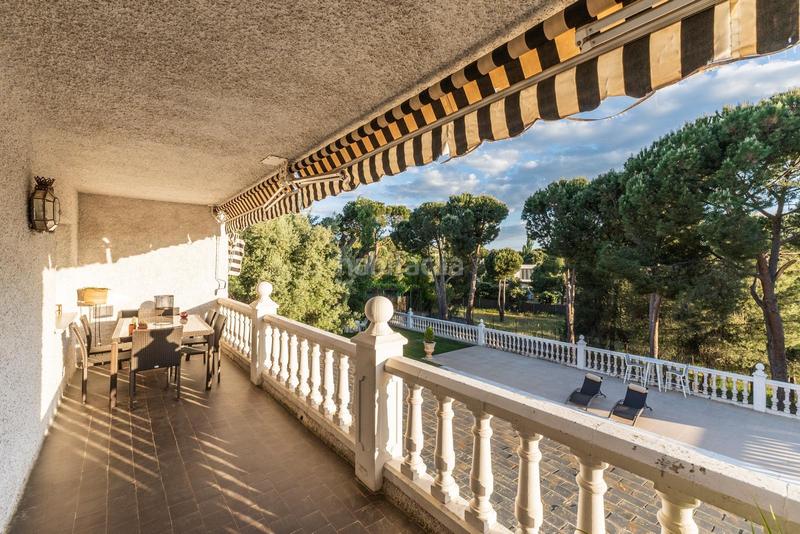 Foto 6096d298-540e-4940-958d-ea309bc0cc8e. Chalet con riscaldamento parcheggio piscina in Bonanza Boadilla del Monte