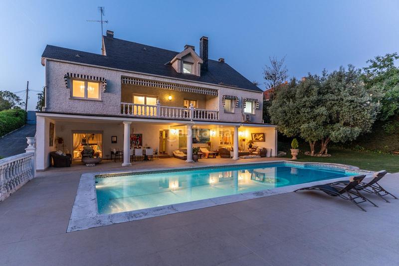 Foto 79c2575a-c2f1-45bc-a7ff-ad9446a9ac43. Chalet con riscaldamento parcheggio piscina in Bonanza Boadilla del Monte