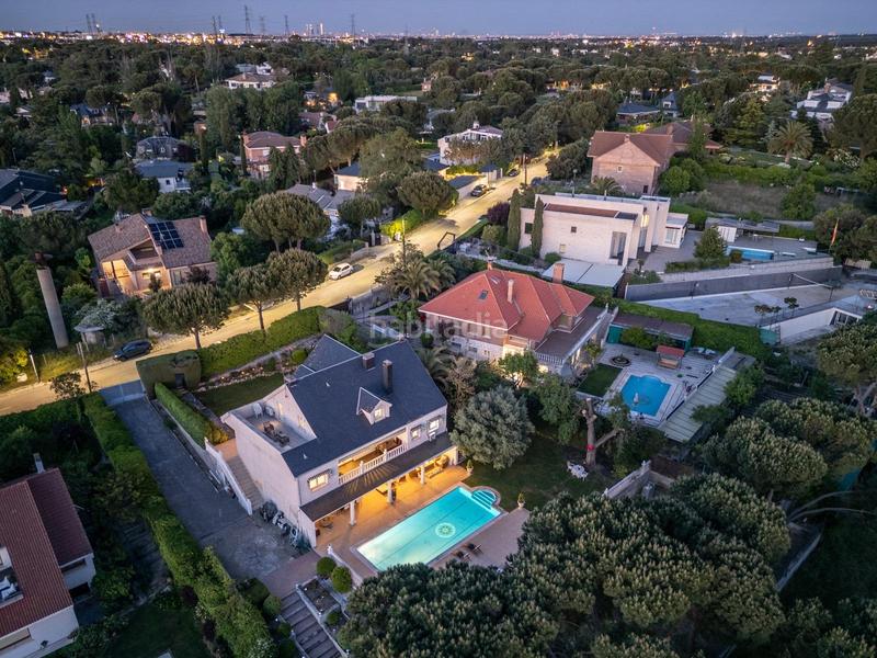 Foto d9a423bd-524f-4394-876b-063deb5bff5d. Chalet con riscaldamento parcheggio piscina in Bonanza Boadilla del Monte