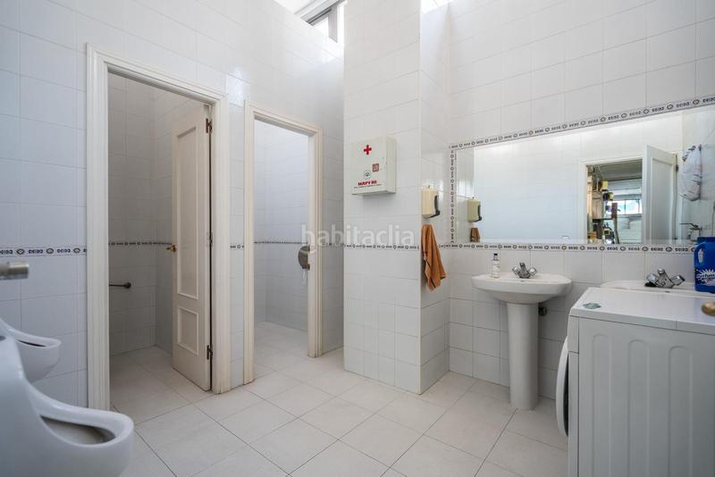 Foto 1cf7e830-93a2-4a15-9930-b3e49bdb925a. Nave industrial  calle fragua 1.720 m en 4 plantas se ofrece en venta una magnífica en Móstoles