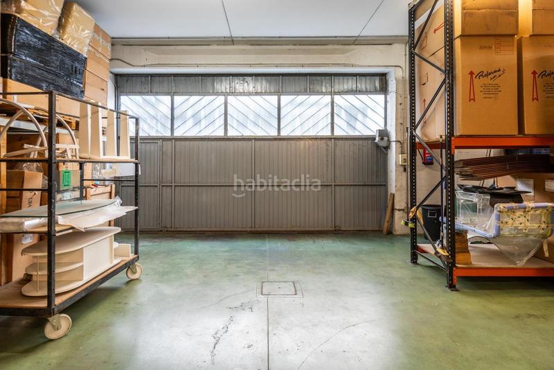 Foto 4ff59b60-14b1-4bb7-b35f-8bc785ab4f28. Nave industrial  calle fragua 1.720 m en 4 plantas se ofrece en venta una magnífica en Móstoles